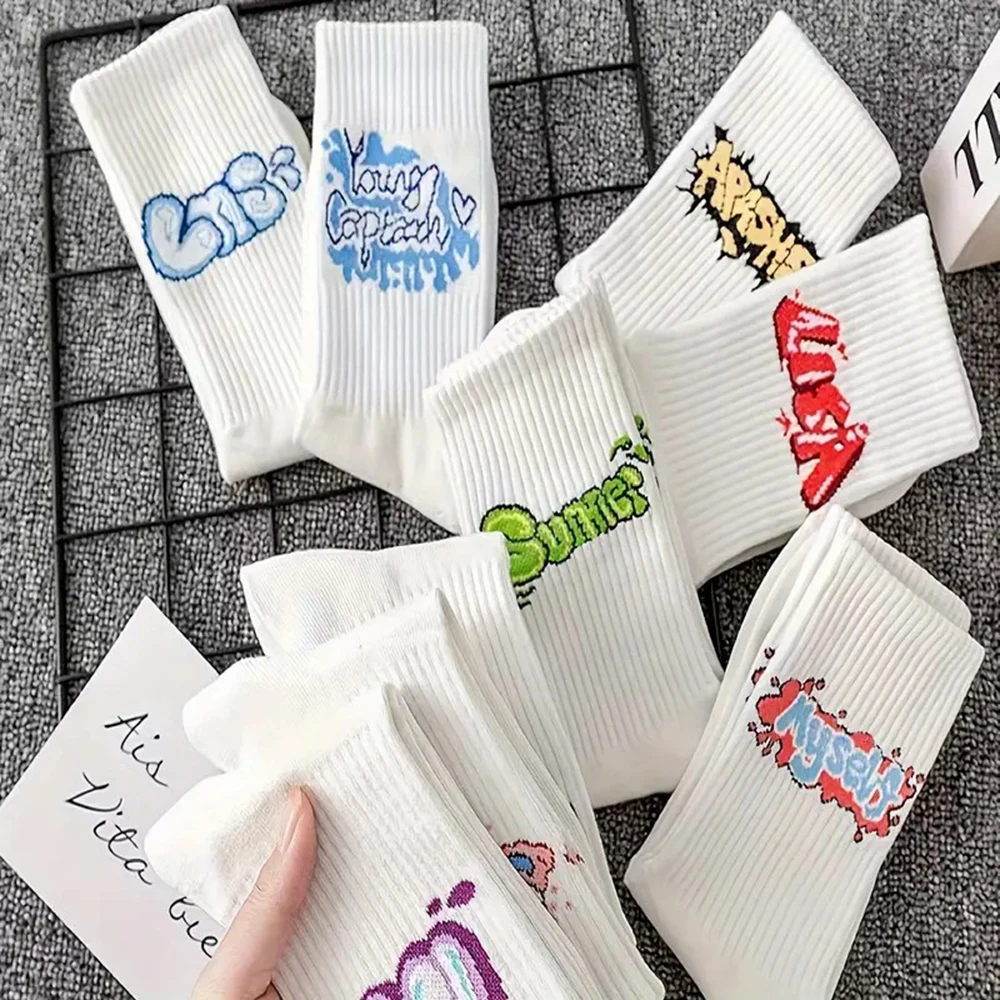 3/9 Pairs Men Graffiti Printed Round Neck Socks Sweat Wicking Breathable Comfortable Outdoor Street Style Couple Casual Socks