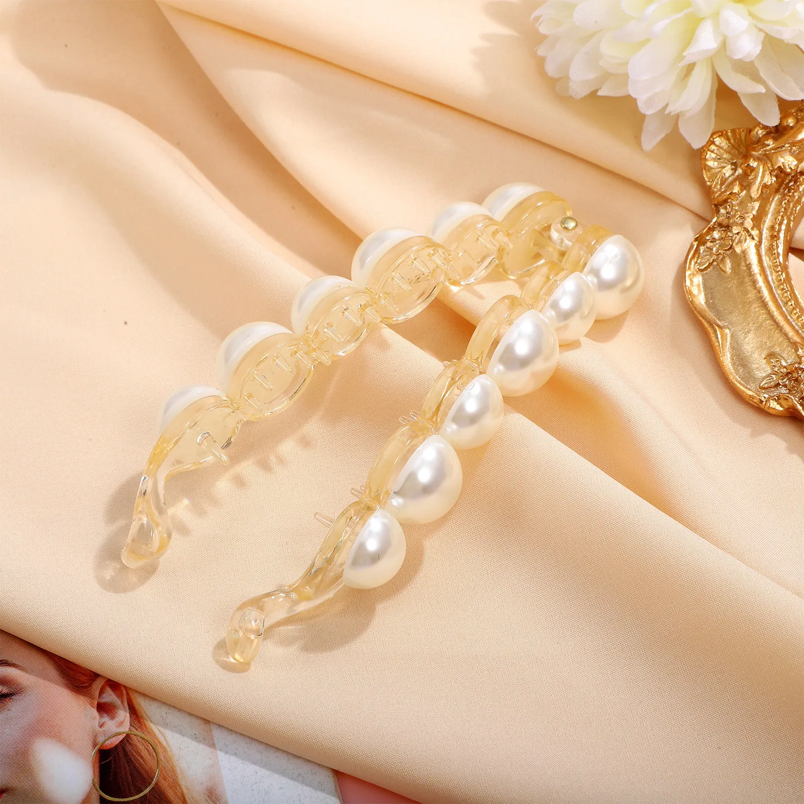 

Hairpin for Ponytail Pearl Hair Clamp Strong Hold No Slip for Updo Buns Braids Plastic Hair Trinkets Banana Clip French