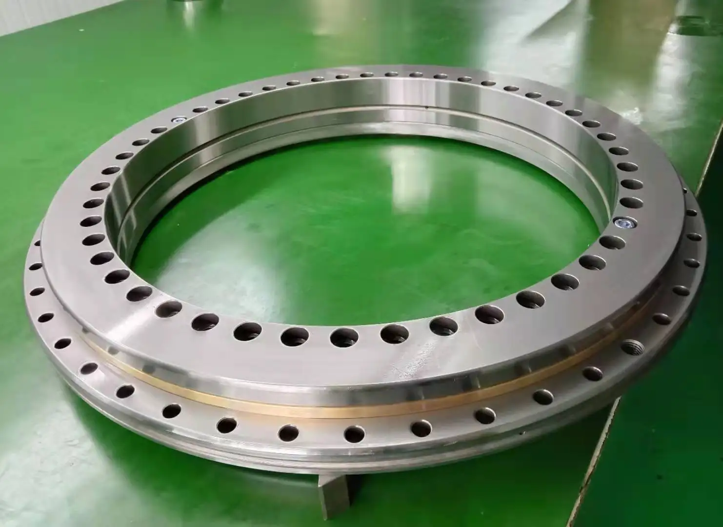 YRTS200 YRTS260 YRTS325 YRTS395 YRTS460 Custom turntable Slewing bearing Swing axial radial turntable bearing
