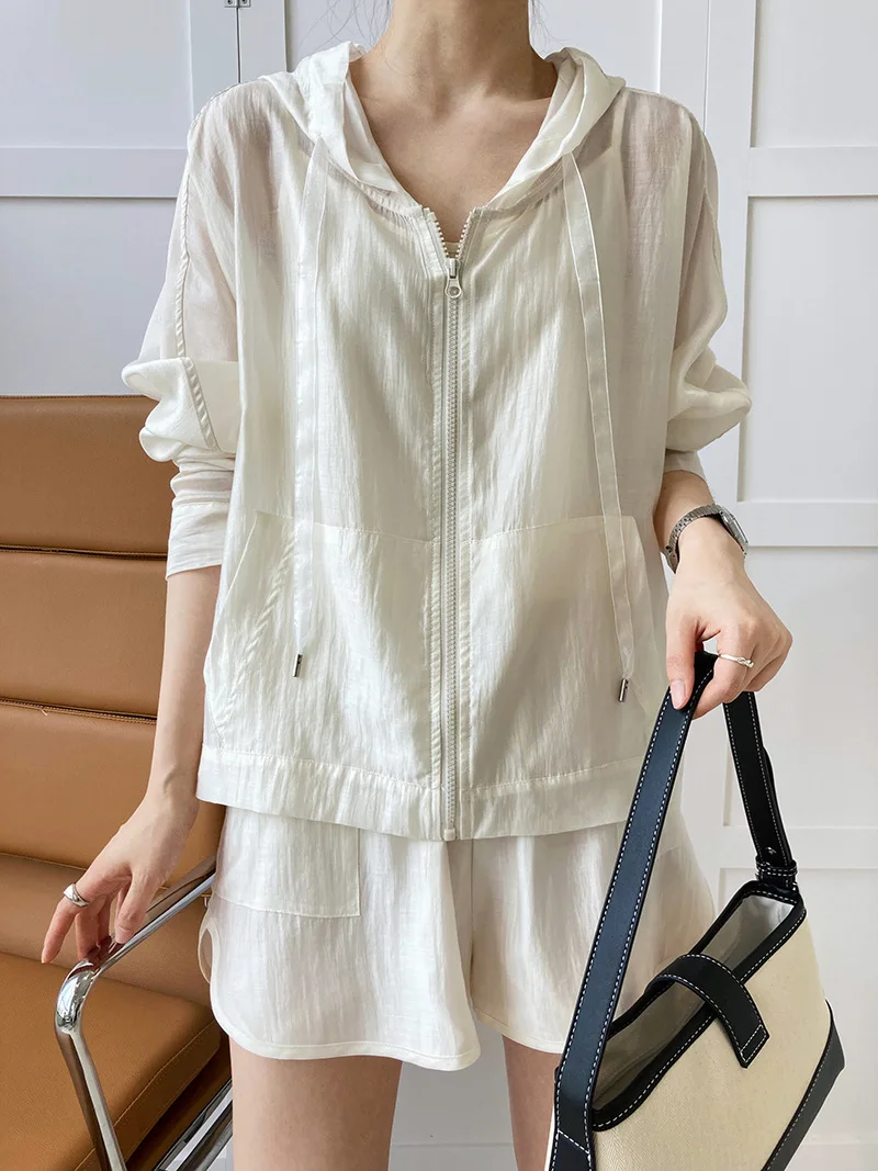 

Hooded Silk Sunscreen Clothes Shorts Two-Piece Women'S Summer Thin Outdoor Sports And Leisure Suit