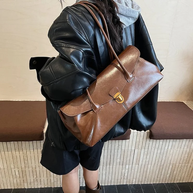 حقائب يد نسائية أنيقة مصنوعة من الجلد الصناعي تتميز بمظهر يومي عصري وخفيف الوزن وناعم #3