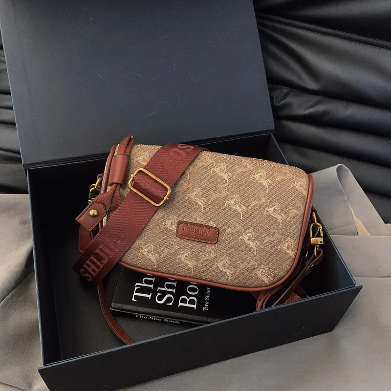 

2025 Vintage Luxe Pillow Bag, Women's Monogram Phone Shoulder Purse, Day to Night Crossbody, Casual Sling Bag Minimalist Leather