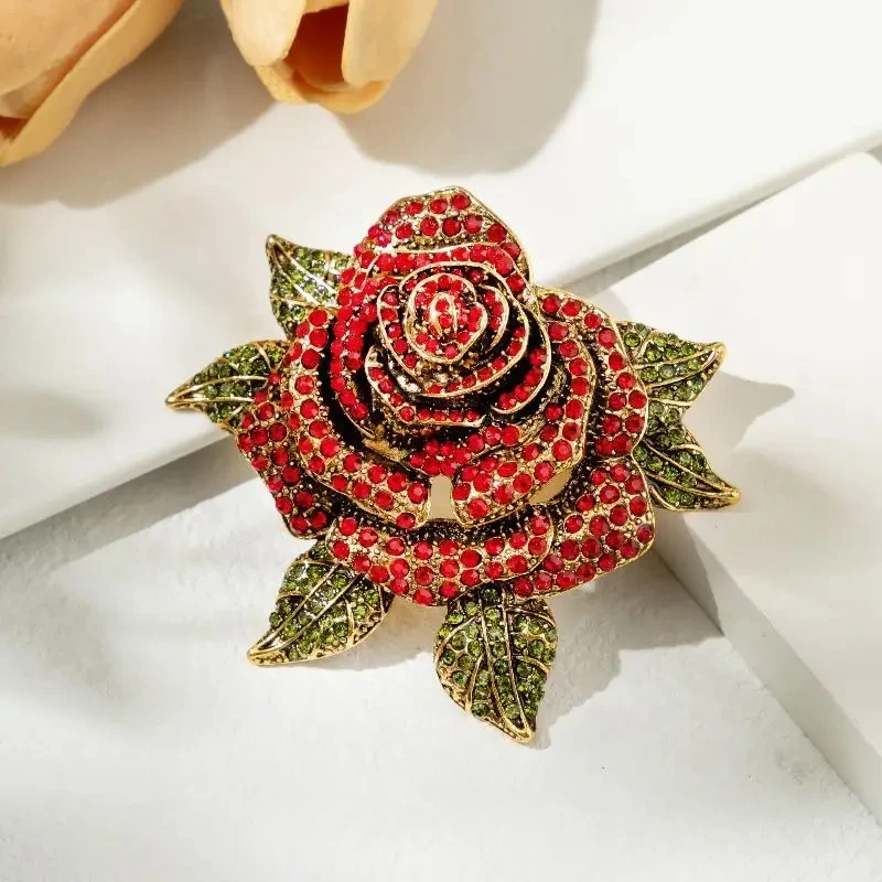 Vintage Women Elegant Rose Flower Heavy Industry Crystal Badge Brooch Classic Retro Lady Rhinestone Floral Pin Accessories