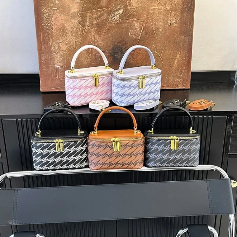 

Women's Box Bag, Retro & Stylish Quilted Chain Design, Versatile Handheld/Shoulder/Crossbody Bag, All-match for Daily Commute