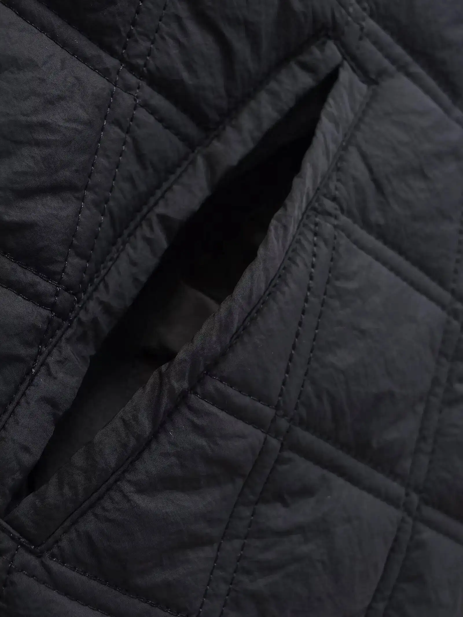 موضة جديدة لخريف وشتاء 2025 معاطف نسائية غير رسمية بقلنسوة مبطنة باللون الأسود سترات نسائية فضفاضة مبطنة أساسية