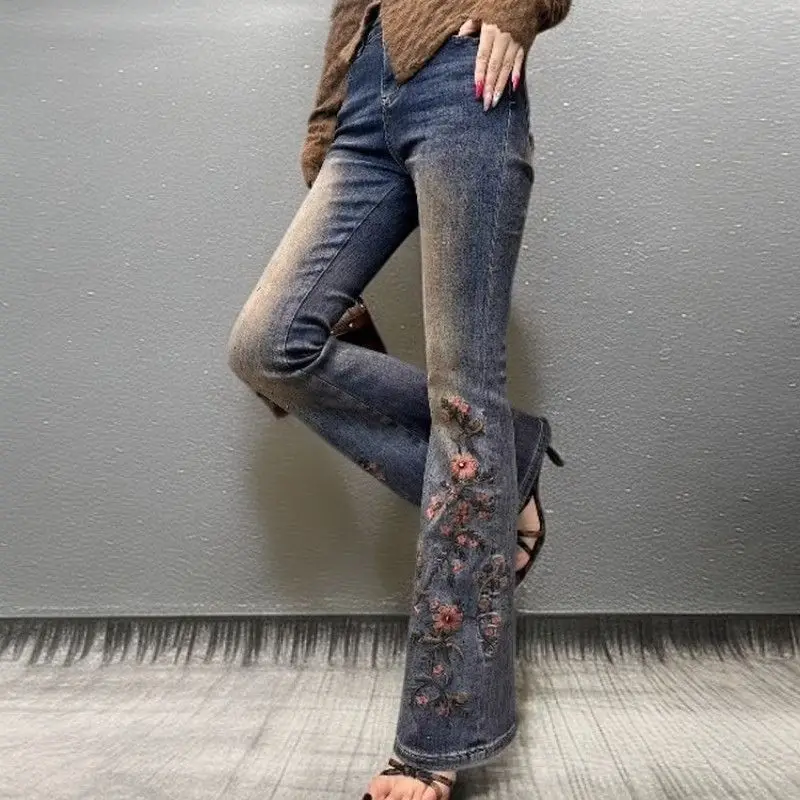 2026 Autumn Winter New European Fat Sister Velvet Embroidered Flower Hot Diamond High Waist Slim Elastic Denim Micro-pull Pants