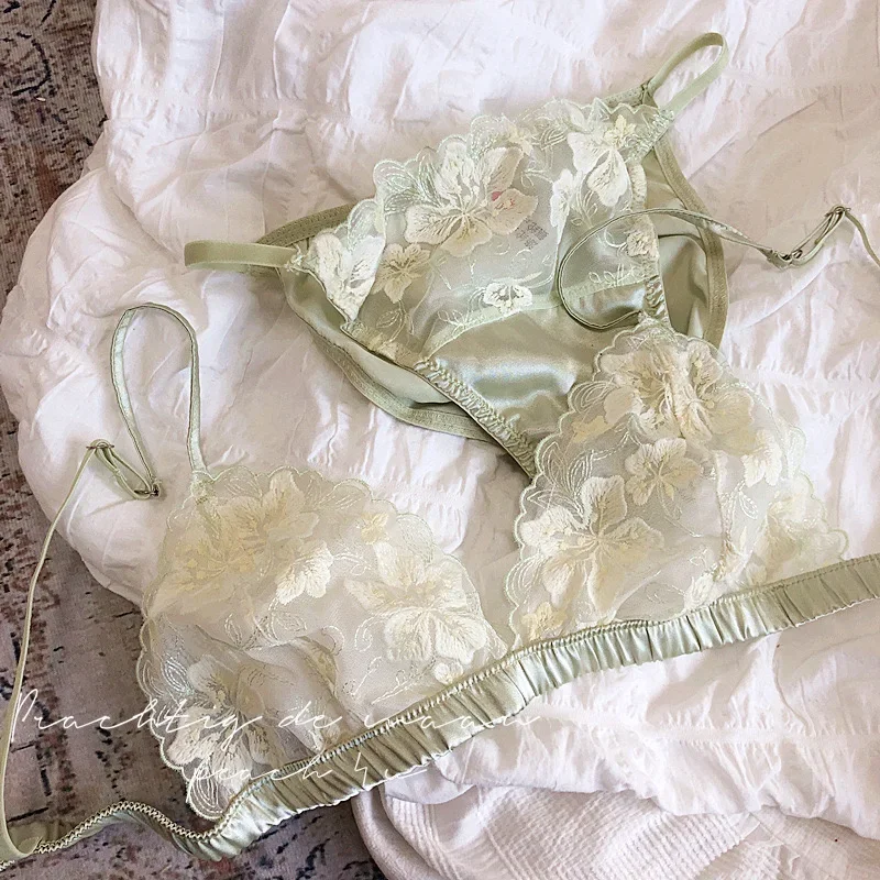 Conjuntos de ropa interior Sexy con bordado Floral ultrafino para mujer, vestido transparente fresco para niñas, conjuntos de sujetador y bragas verdes sin aros, novedad de 2020