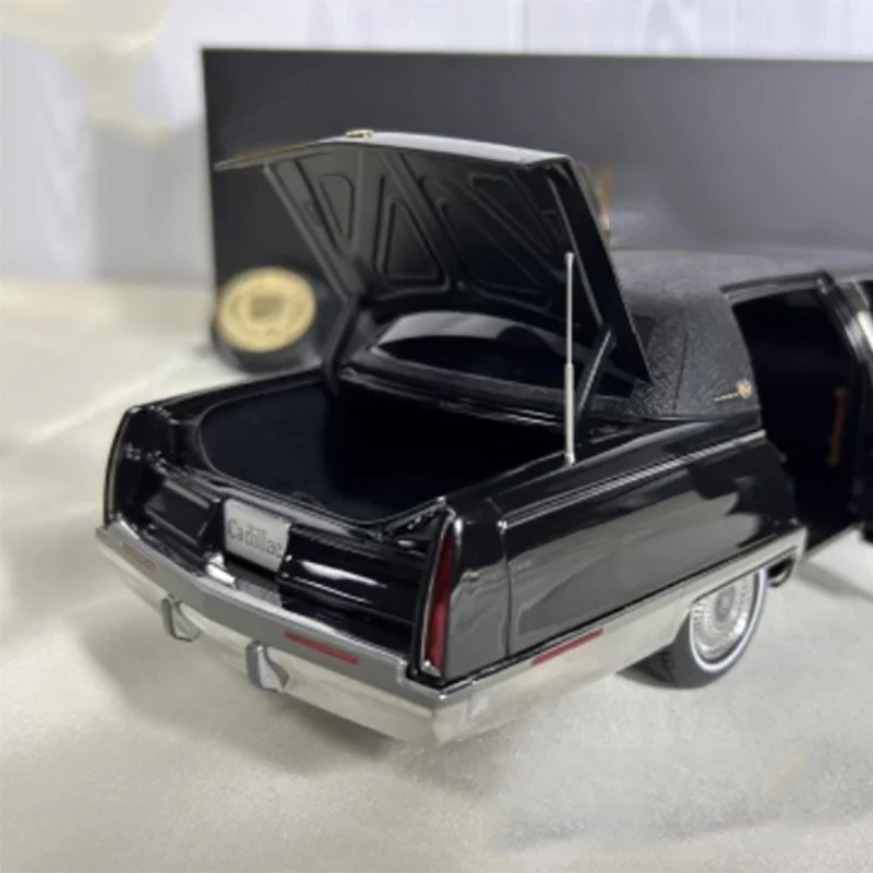 Xiaoguang alloy full open 1:18 Wood extended version car model