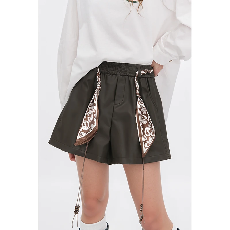ELFSACK 2025 Autumn New Arrivals Casual Bohemian Elastic Waist Shorts Loose Fit Paisley Belt For Woman
