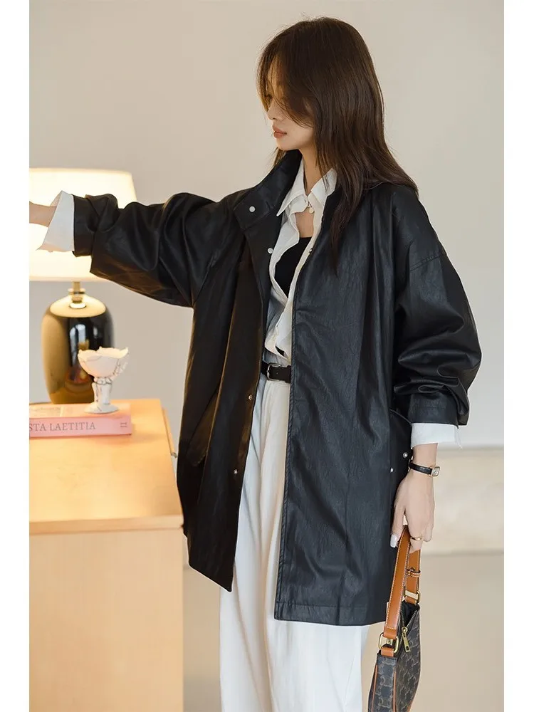 

Кожаная куртка Ele Bla женская свободного кроя с воротником-стойкой, средней длины, модная верхняя одежда от Wang Fei Home, новинка 2026 года