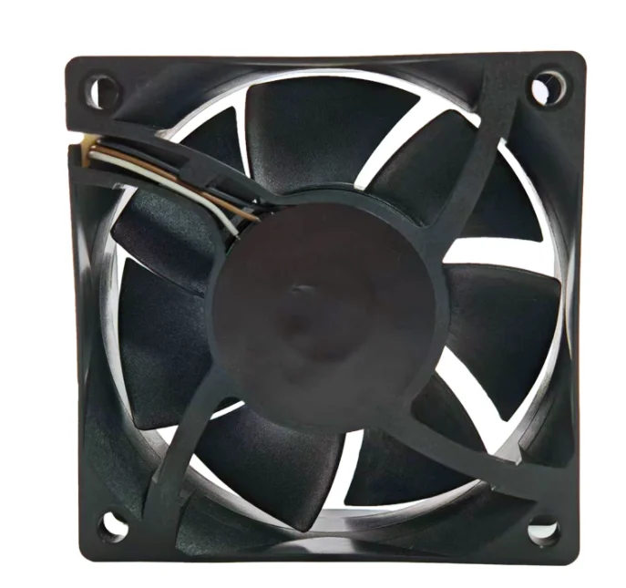 

ADDA AD07012DB257301 DC 12V 0.25A 70x70x25mm 3-Wire Server Cooling Fan