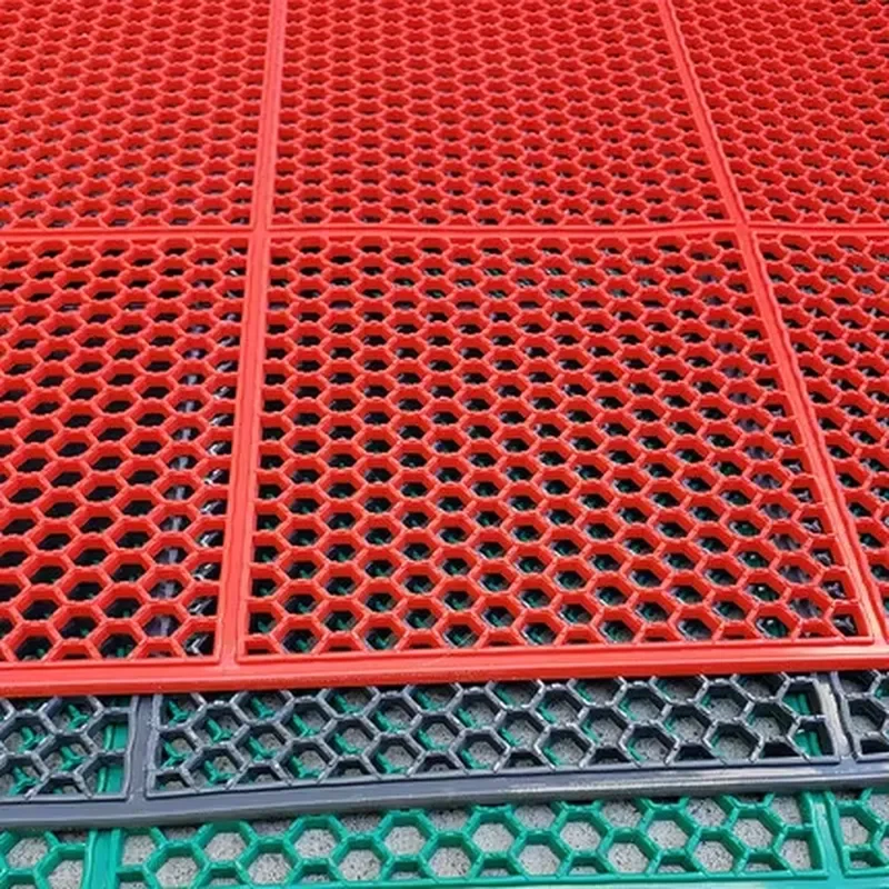 Hexagonal Honeycomb Geometric Pattern Wear-Resistant PVC Rubber Waterproof Floor Mat for Bathroom Kitchen Outdoor Use Cutting