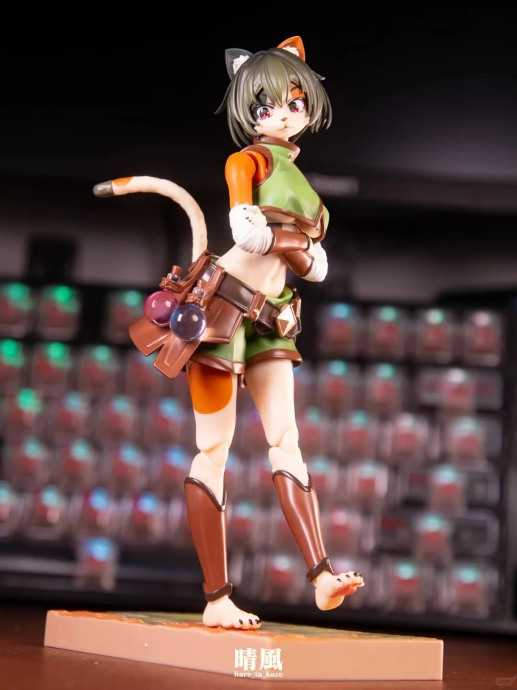 

Оригинальная фигурка Ladotoys Adventure Squad 1/12: Тоня, собирательница трав, в образе калико-кошки. Модель для девочек, настольный декор, коллекционный подарок.