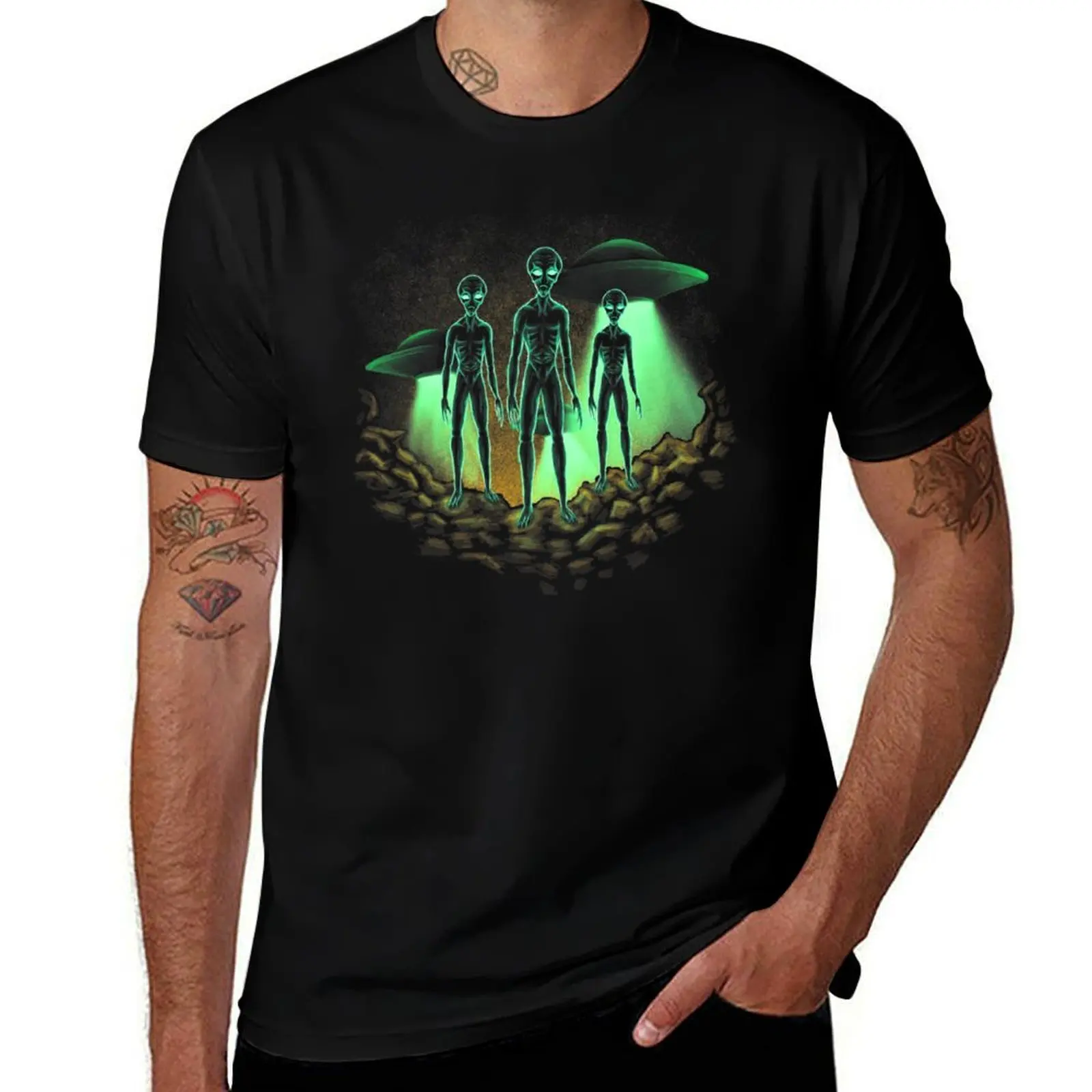 

aliens came to see you T-Shirt Lightweight Sport Basic T-Shirt