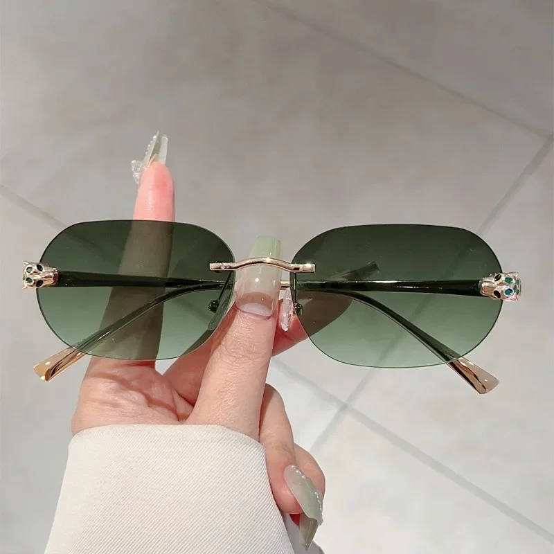 

Прямоугольные солнцезащитные очки без оправы для женщин, солнцезащитные очки UV400 для вождения, мужские солнцезащитные очки с градиентным цветом, летние аксессуары, овальные солнцезащитные очки небольшого размера