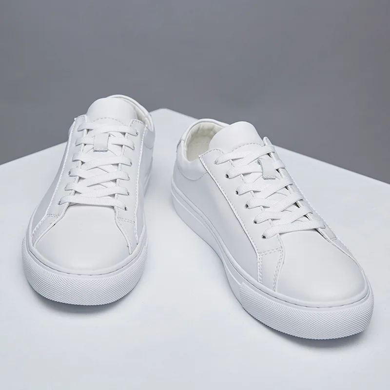 Europe Designer New Shoes for Men Genuine Leather Casual Shoes White Flat Skateboard Shoes Street Cow Leather Lace-up Sneaker