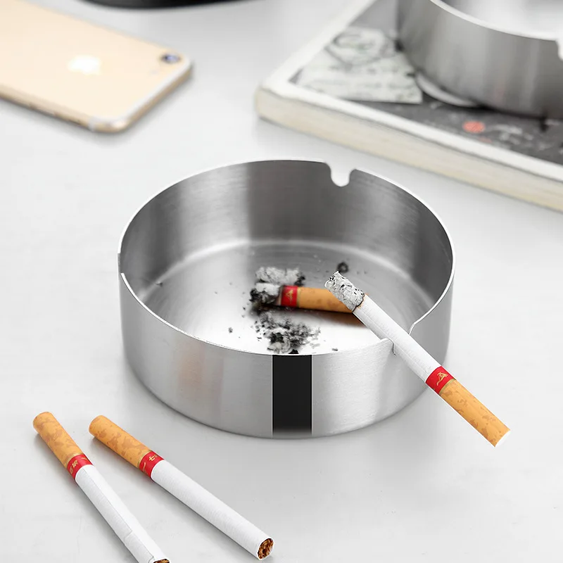 New 8cm Round Stainless Steel Cigarette Ashtray Portable Tabletop Silver Metal Ash Tray for Smoker Fly Ash Proof Home Decoration