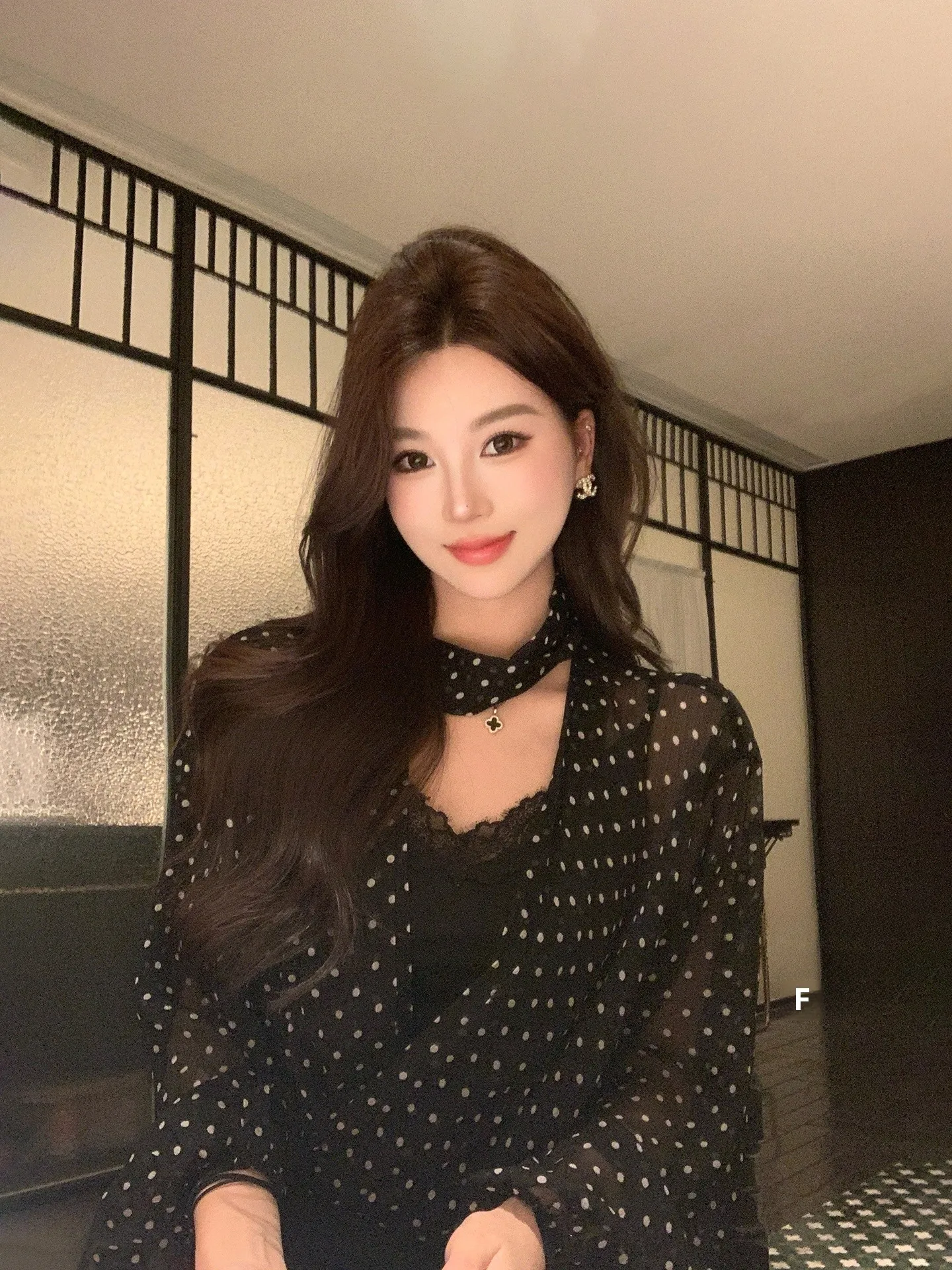 

Lin Guan Bla Polka Dot V-Ne Sa Chiffon Blouse with Strap Vest Two-Piece Set Women Spring Top French Sle Loose Fit Pol...