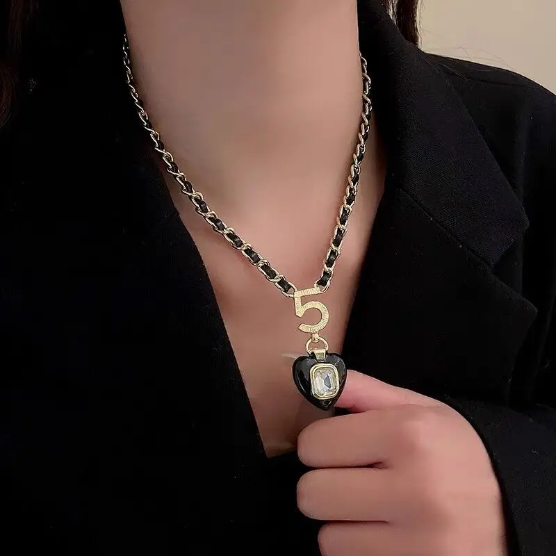 2025 New Necklace Women's Short Heart Neckchain Leather Collar Neckchain metal chain woven choker with number 5