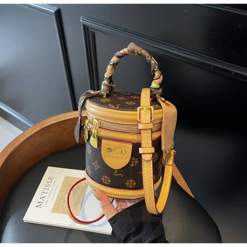 

Chic Crossbody Bag For Women Fashionable Hands Free Bag For Effortless Style From Day To Night