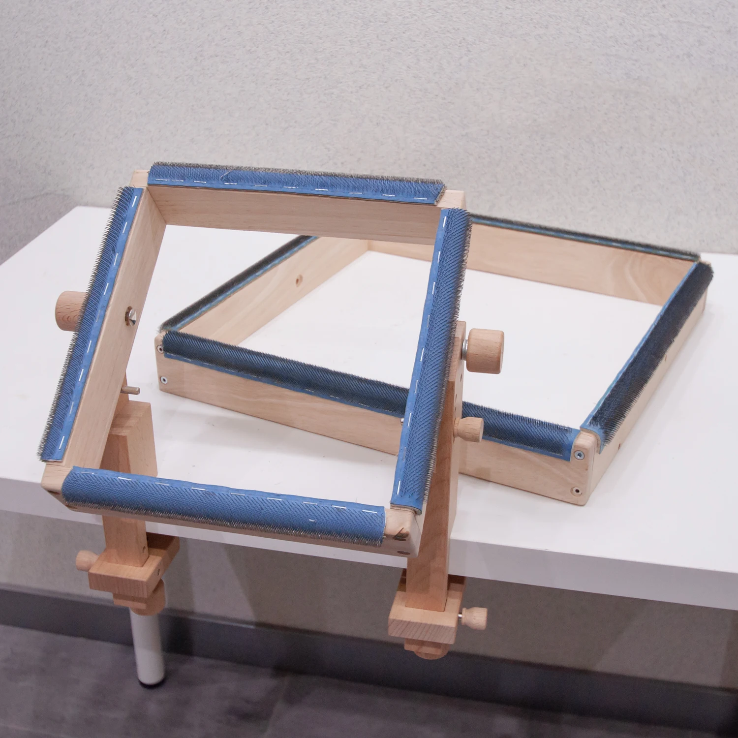 Hooking Frames: The Ultimate Guide to Choosing the Right One for Your Sewing Projects