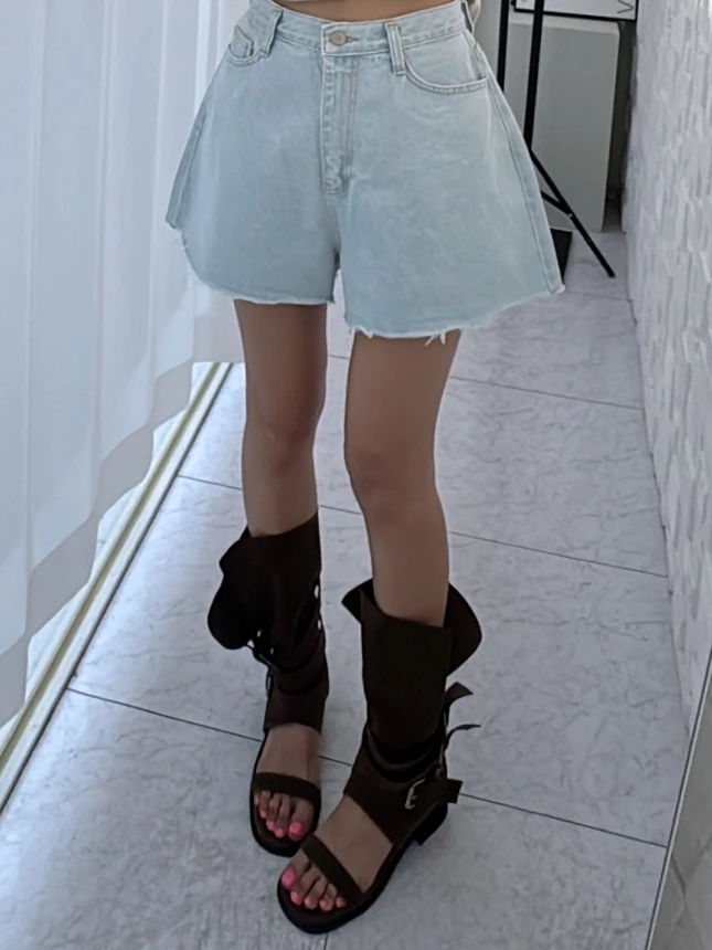 

Fashionable Comfortable High Waist A-Line Denim Shorts with Pockets Women's Casual Style High Waist Shorts Cotton Material