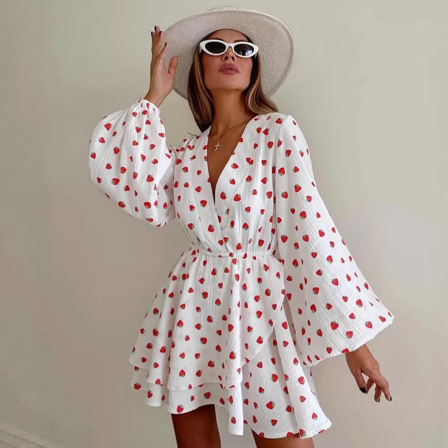 

New Spring Style Strawberry Print V-Neck Lantern Sleeve Dress, European and American Fashion Tea Break Dress for Women