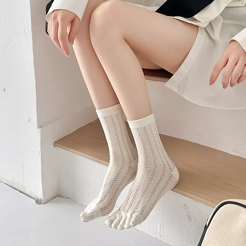 Sommer Ultra-dünne Hohl Mesh Fünf Finger Socken Für Frauen Schweiß absorbieren Atmungsaktive Mitte Rohr Socken Solide Split toe Socken