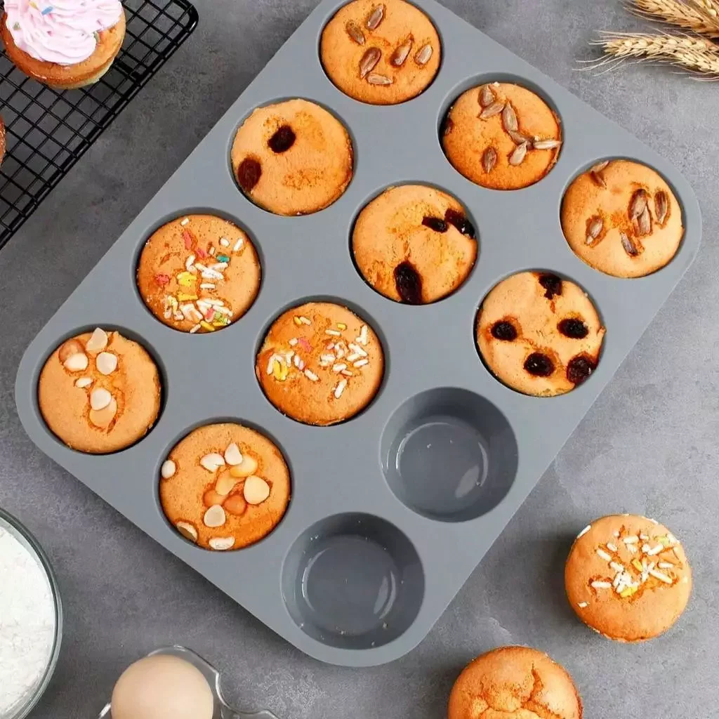 1 piece silicone muffin pan cake baking pan, non-stick silicone resin baking mold for baking cakes, tarts, bread, brownies