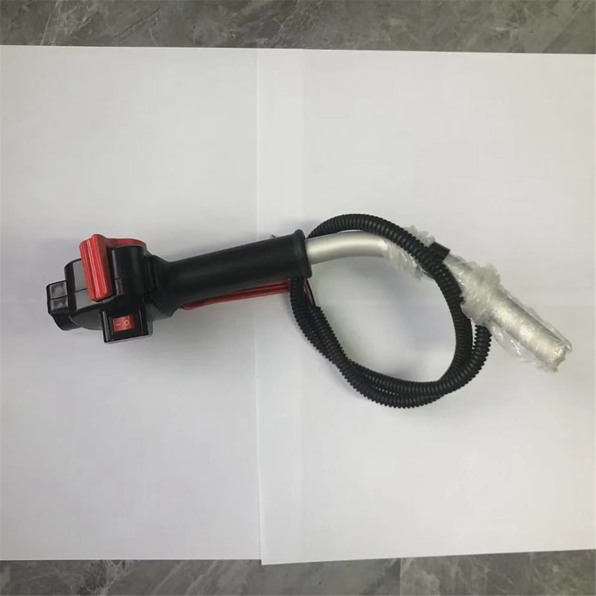 AA98 221465 Uchwyt przełącznika podkaszarki do Maruyama BC2430H - Części do podkaszarki, narzędzia ogrodnicze