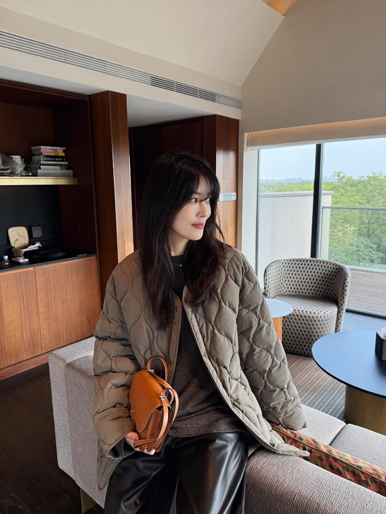 

Fashionable round Neck Goose down Jacket Women's Loose Fit Mid-Length Puffer Coat Street Style Warmth 2025 Winter New Arrival