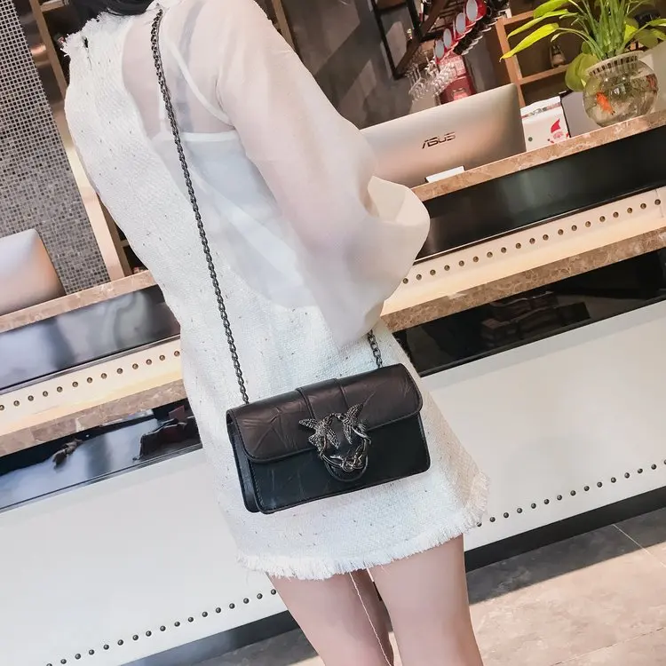 

Новая женская сумка-кроссбоди 2026 года с квадратной цепочкой, дизайнерская люксовая сумка через плечо с регулируемым ремнем, универсальная повседневная сумка-тоут