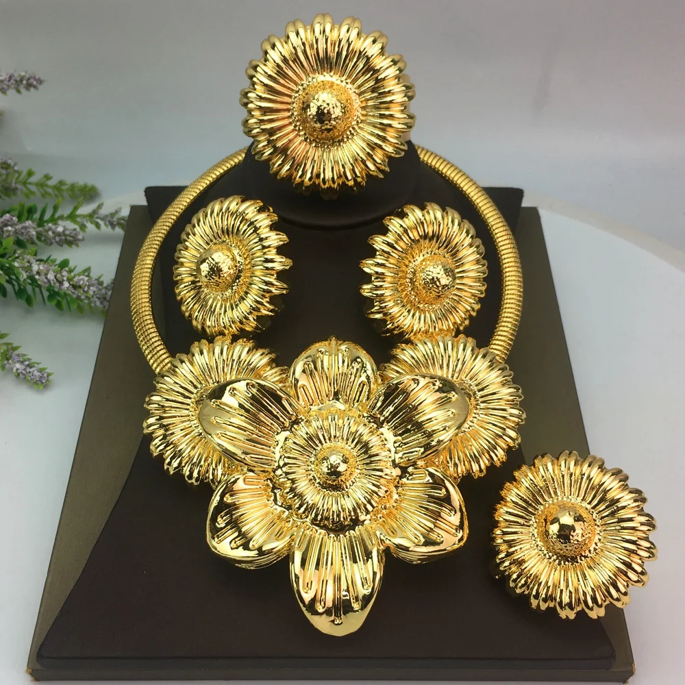 Exquisite and fashionable high-end jewelry set, suitable for various parties, brides and weddings to wear FHK16845