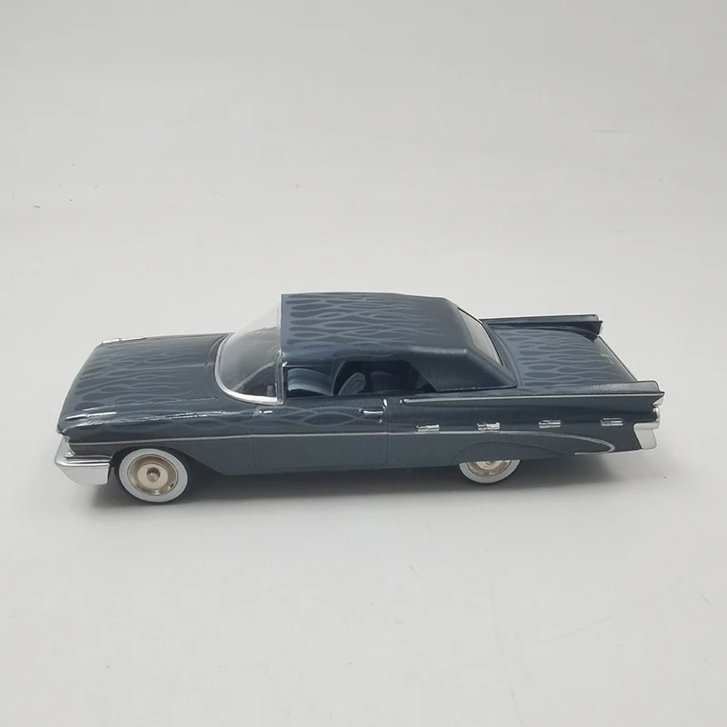 13.5CM Pontiac Bonneville Convertible Car 1959 Classic Car Model Metal Die-Cast & Toy Vehicle Adult Fans Collection Gift 43001