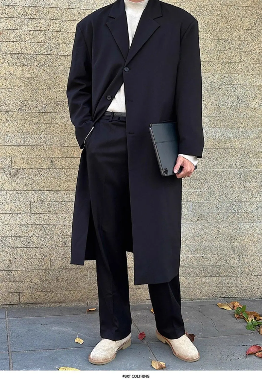 

Мужское пальто из шерстяной смеси с декоративными элементами: заклепками, стразами, жемчугом, кристаллами, стеклянными и драгоценными камнями