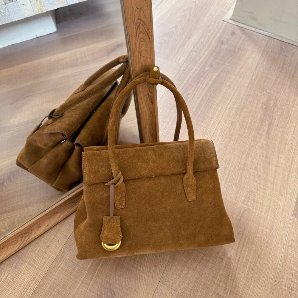 

2025 Autumn Winter New Premium Sensing Large Capacity Leather Handbag Bag Women's Matte Suede Briefcase Messenger Bag Commuter