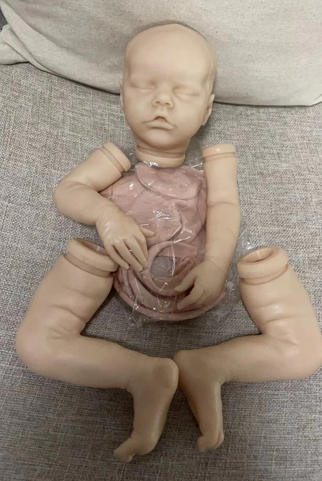 17inches Unfinished Reborn Doll Kit Sleeping Baby Unpainted Doll Parts with Cloth Body Bebe Reborn Supply