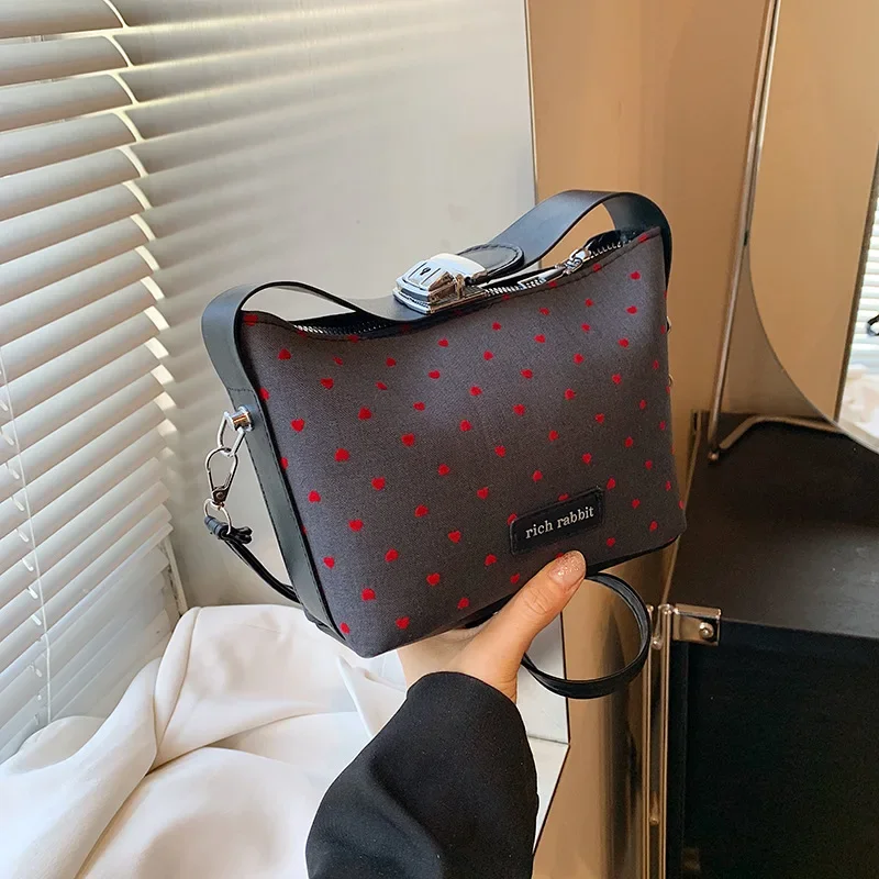 

Polka dot versatile messenger bag going out handbag dumpling bag