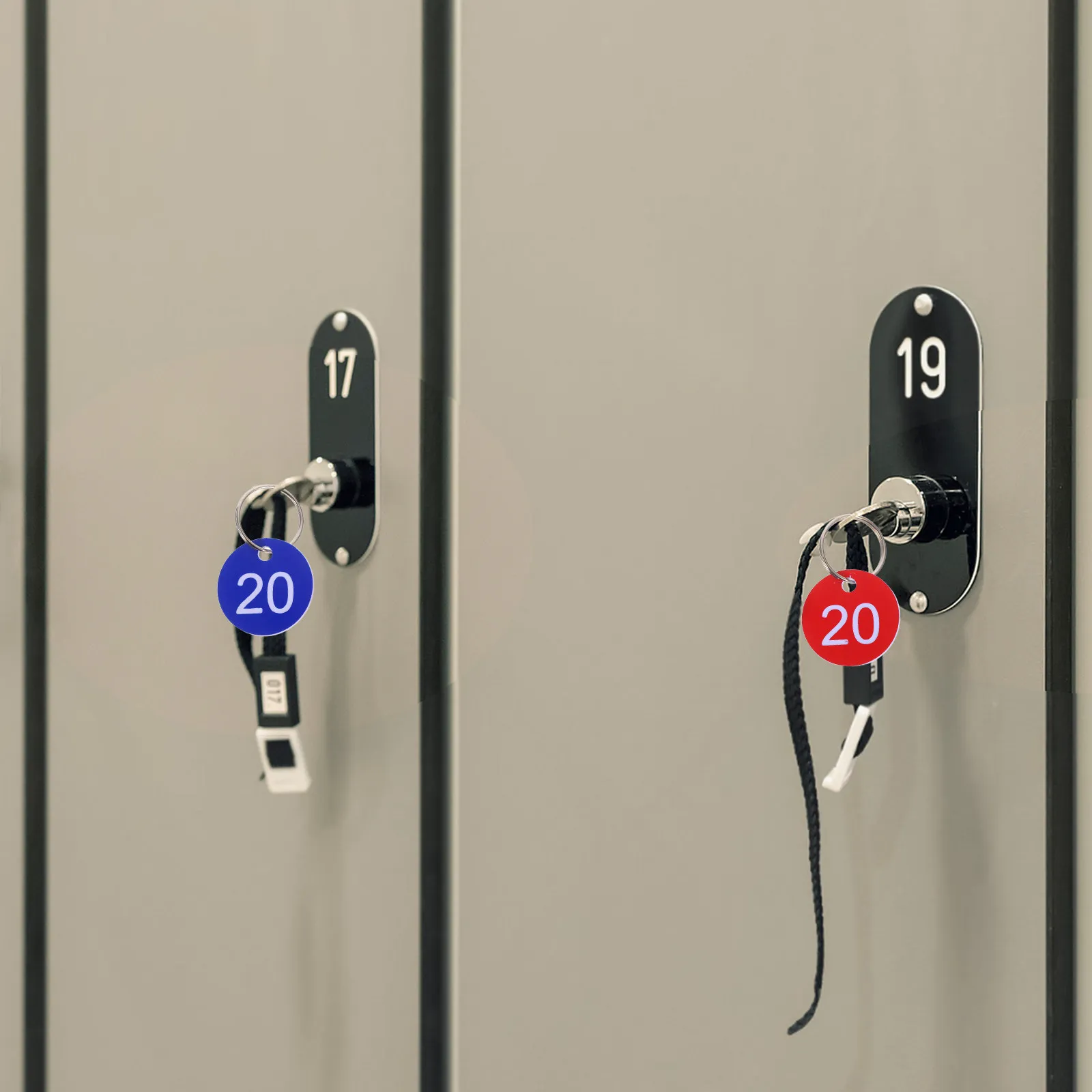 40Pcs Metal Numbered Key Tags Waterproof Round Number Tags 1-20 for Key Chains Locker Facilities Spa Storage Organized