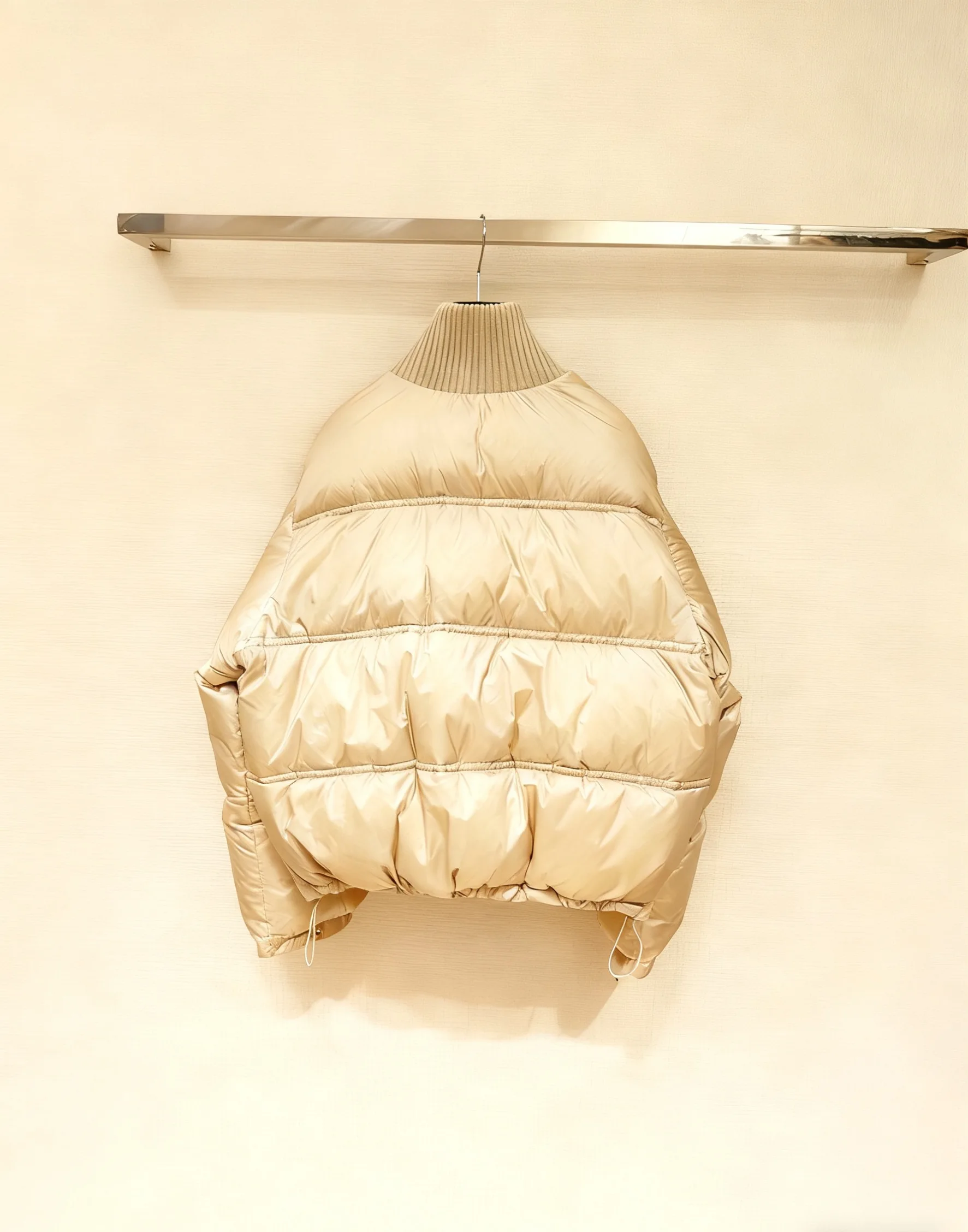 سترة نسائية محبوكة عتيقة عالية الجودة لخريف وشتاء 2025 مع ياقة واقفة وحشوة أوزة #2