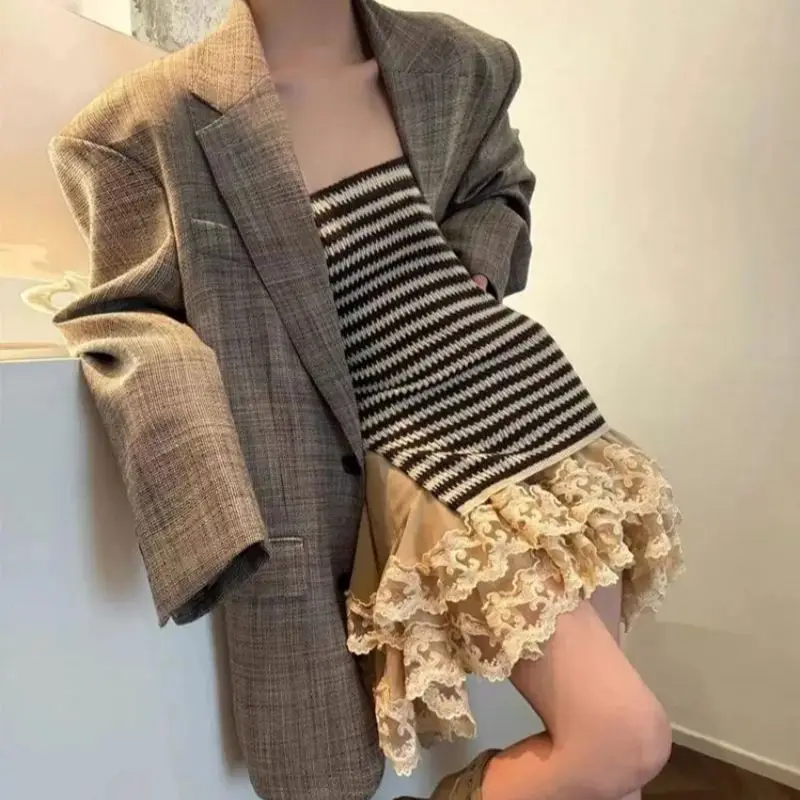 موضة جديدة غير النظامية الدانتيل المرقعة تنورة المرأة أنيقة الرجعية عالية الخصر الكشكشة عادية صغيرة التنانير القصيرة Y2k الشارع الشهير