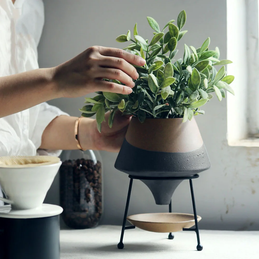Retro European Ceramic Flower Pot Decoration Metal Stand Abstract Irregular Vase Succulent Plant Flower Pot Home Decoration Vase