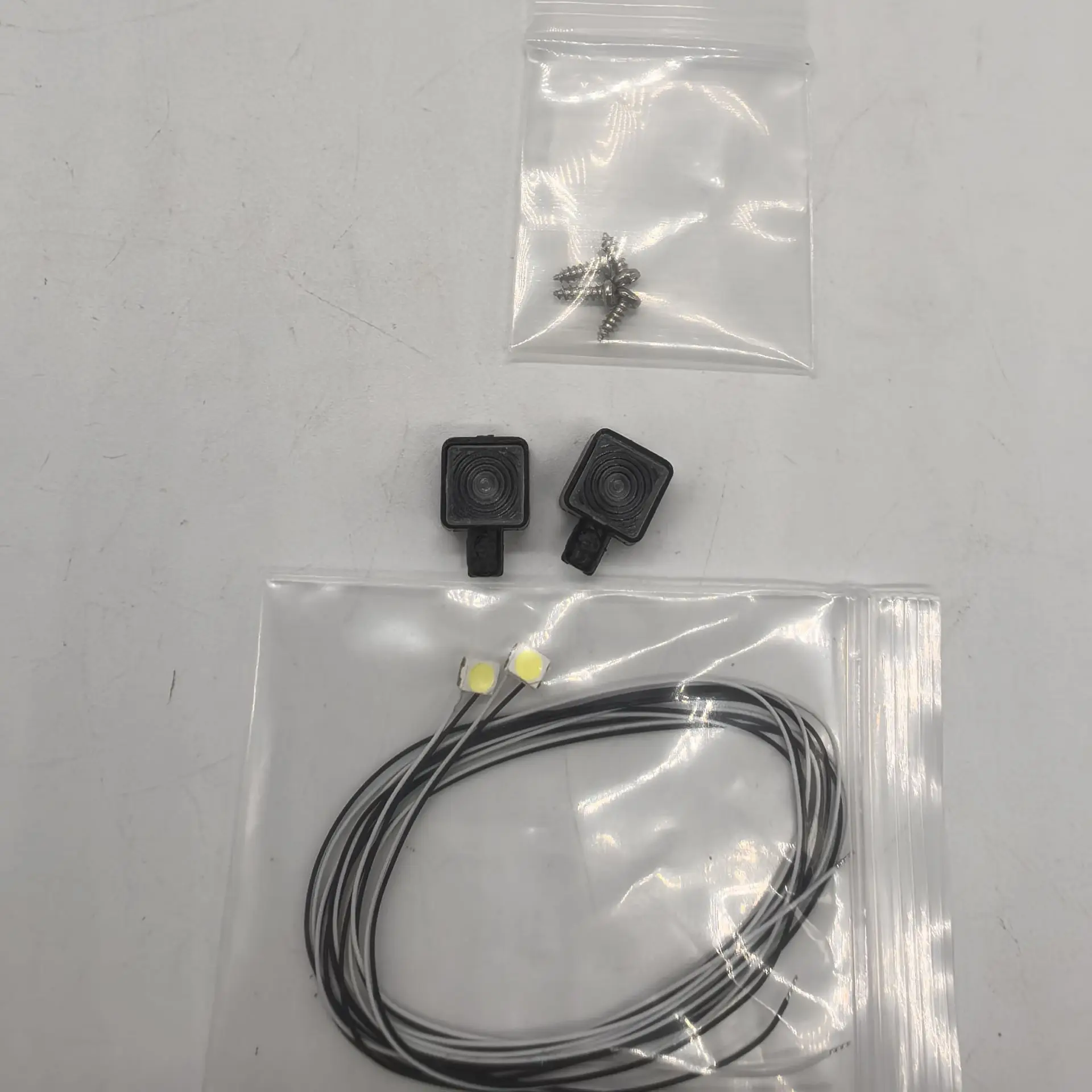 

1/14 Truck White Spotlight S-1231 For Tamiya Tractor LED Light Rack 1/10 RC Crawler Model LESU