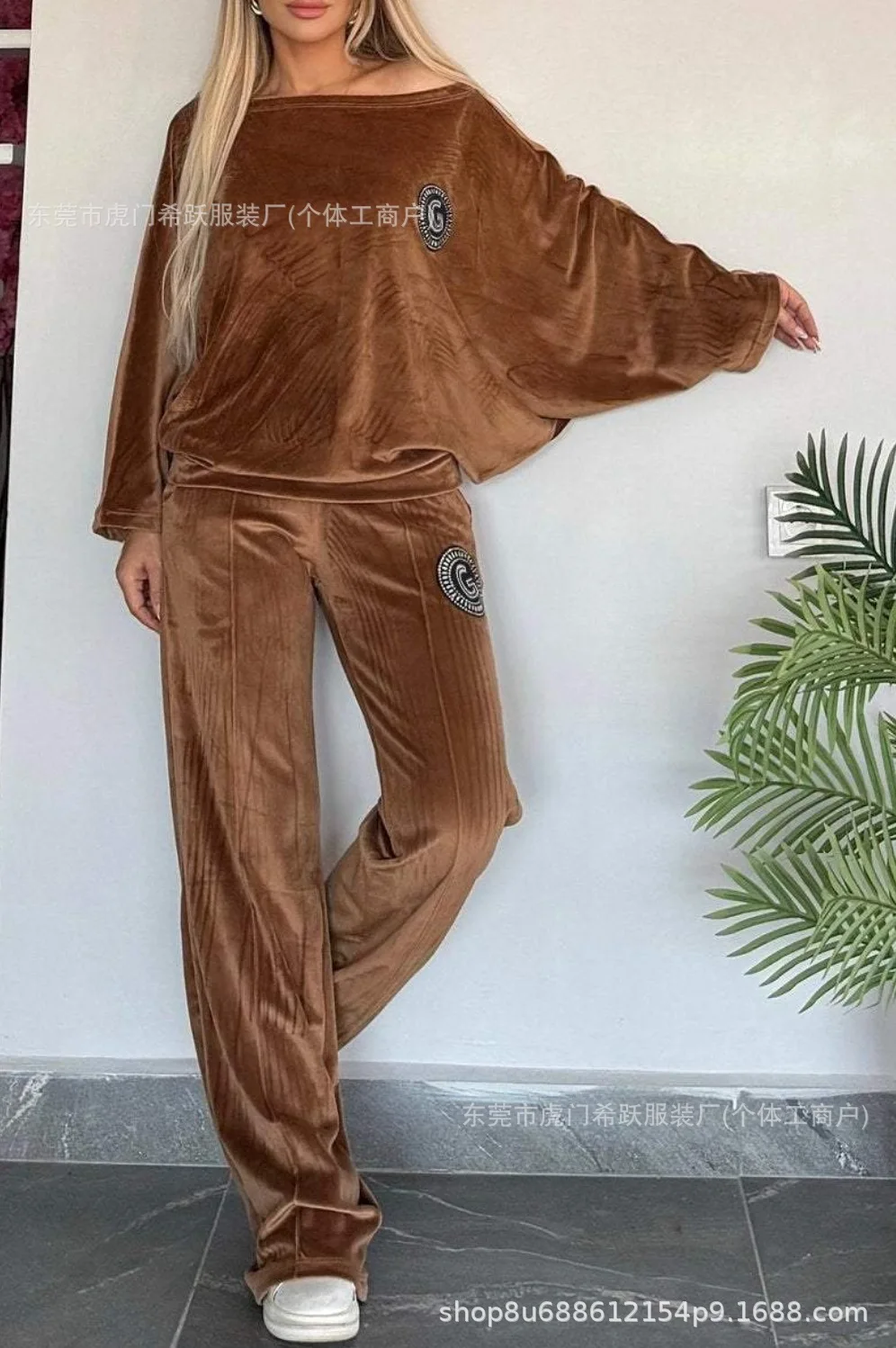 Women\'s Suit 2025 Women\'s Spring Gold Velvet Solid Color Round Neck Bat Sleeve Fashion Casual Applique Two-piece Set for Women