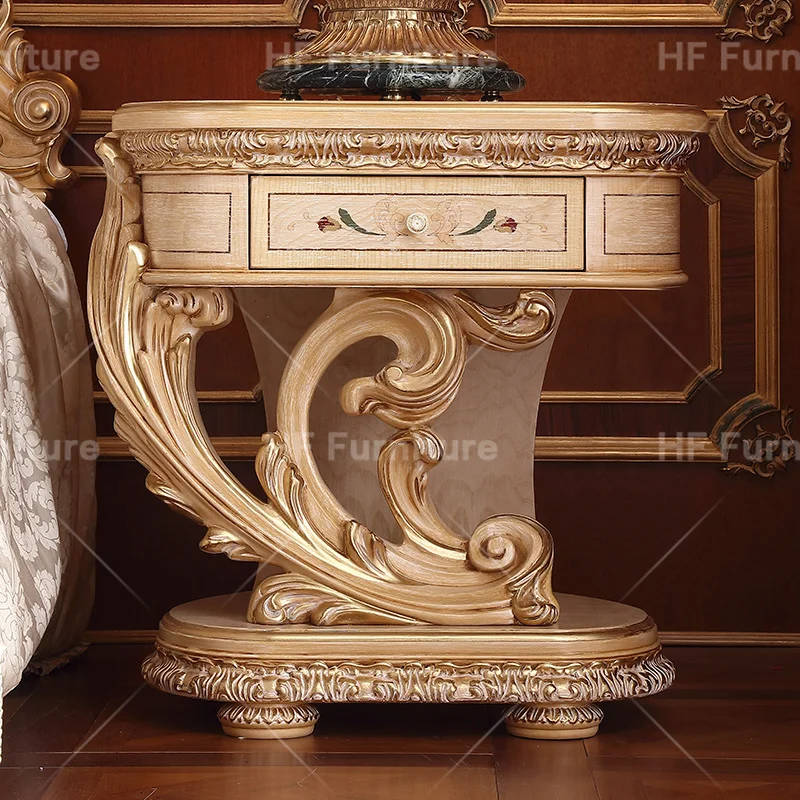 High-End Royal European Traditional Hand Carved Tufted King Bed Villa Master Bedroom with Gold Leaf Trim