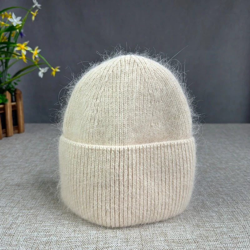 2024 Nowa czapka zimowa z sierści królika Angora dla kobiet Dzianinowa czapka z daszkiem Kobieca miękka ciepła czapka podróżna Skullies Beanies