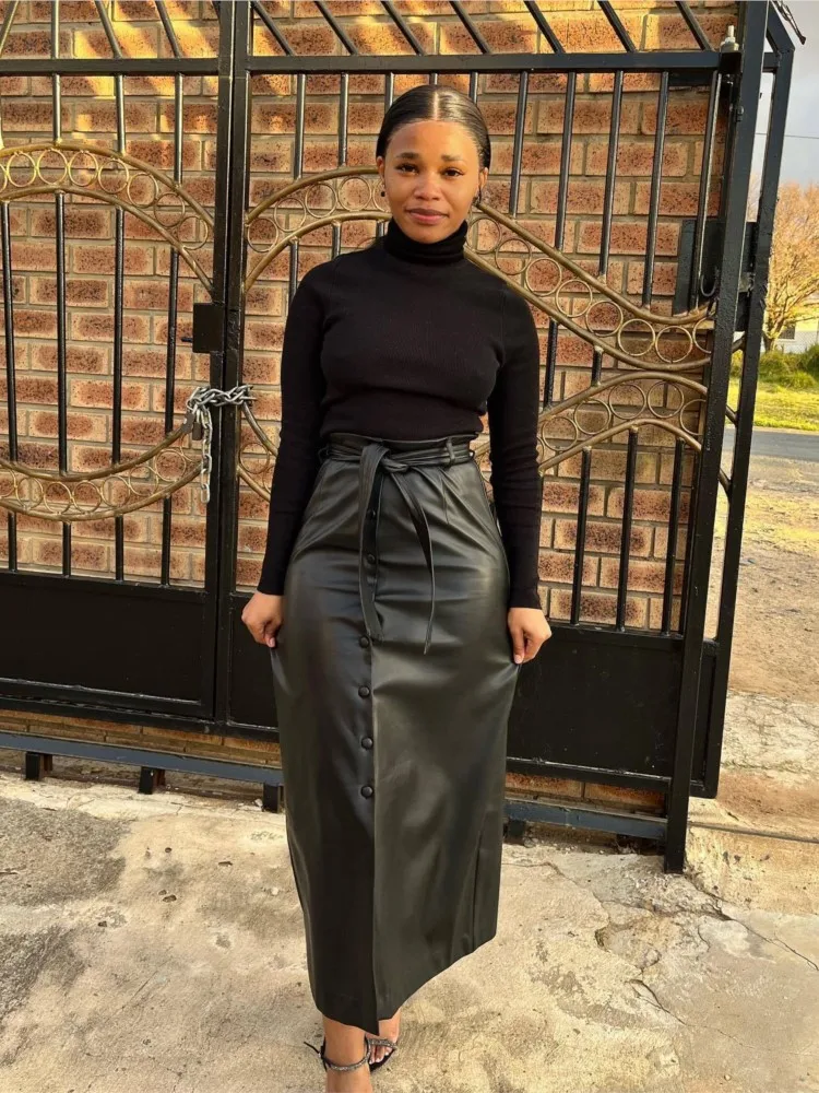 Temperament Commuter Women's Pu Leather Skirt Retro Solid Color Buckle Slit Hip Skirt 2026 Autumn And Winter Versatile New Style