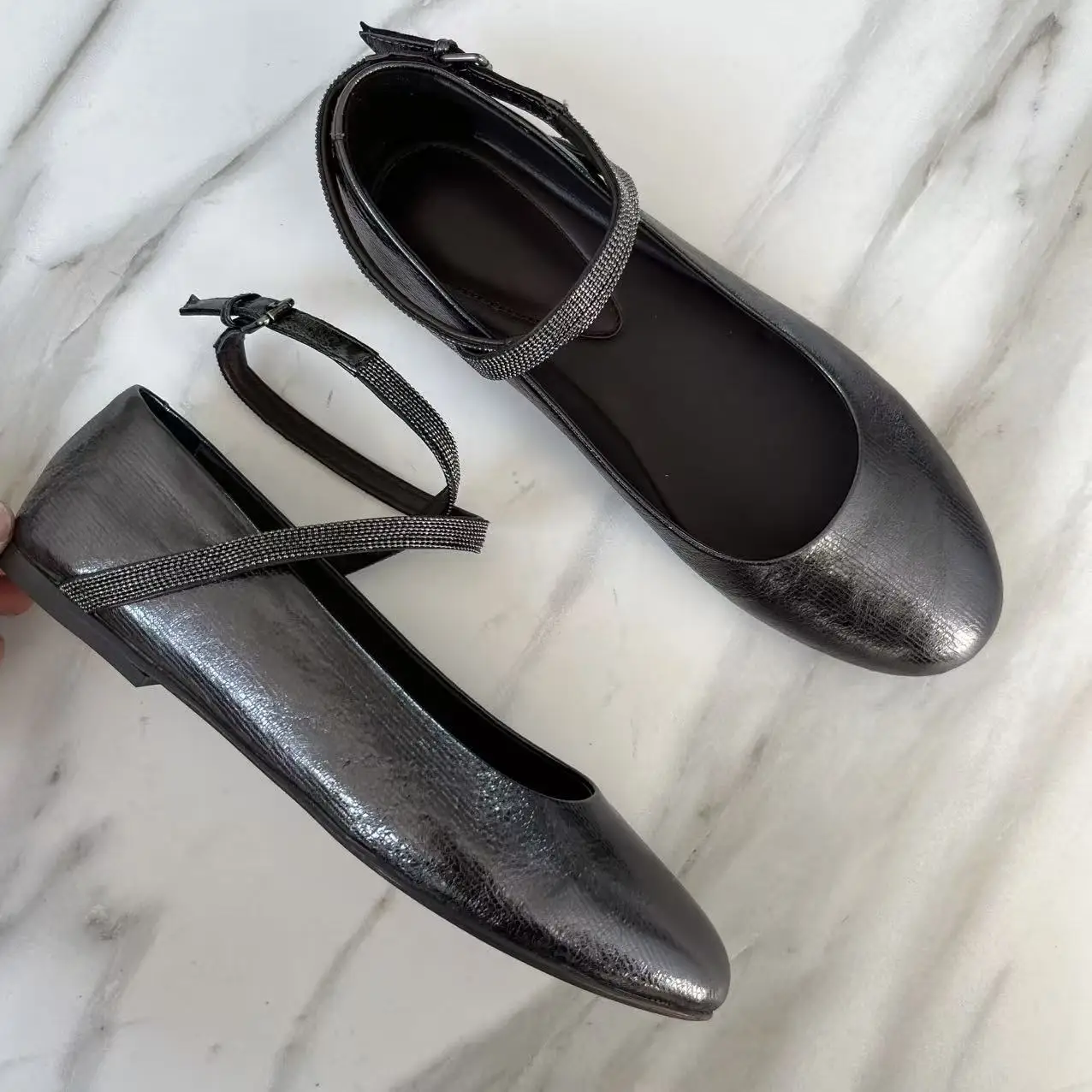 Withered French Minimalist Leather Round Toe Shallow Mouth Bead Cross Strap Flat Bottomed Ballet Dance Shoes Mary Jane Shoes