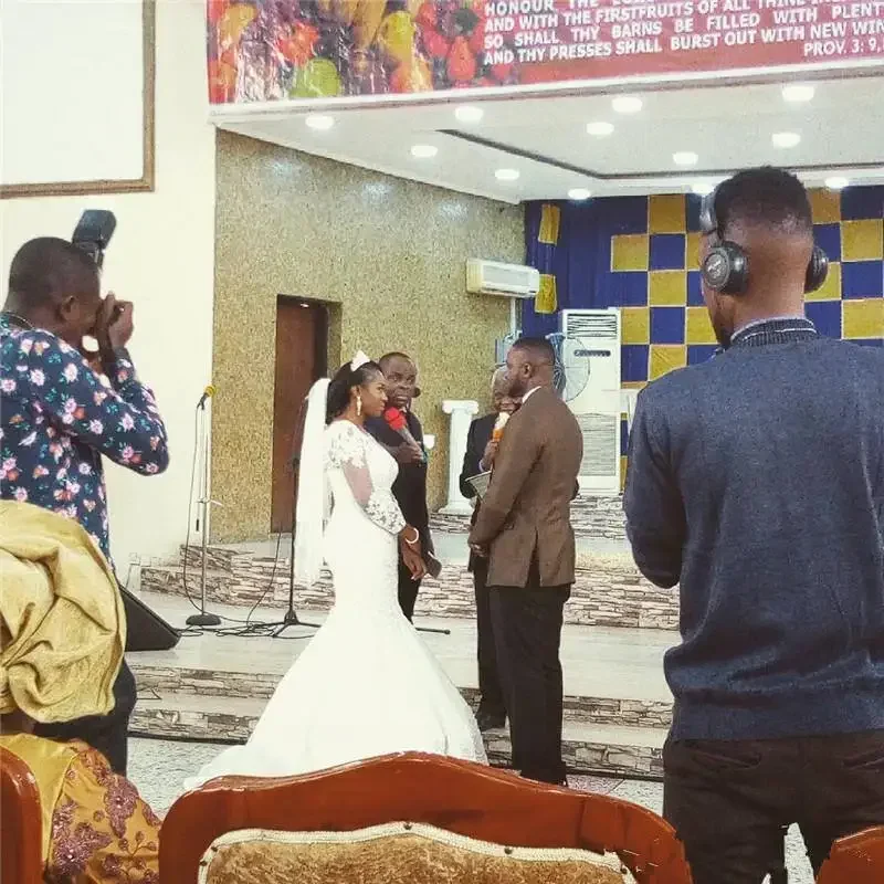 カスタマイズされた魅力的なスクープネックラインのウェディングドレス、プラスサイズ、長袖、マーメイド、アフリカのウェディングドレス