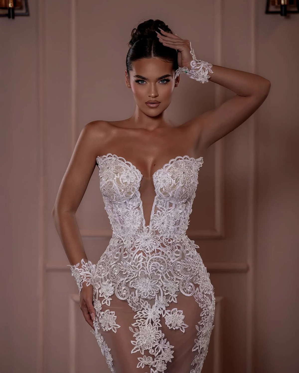 シンプルなマーメイドウェディングドレスレースストラップレスビーズブライダルドレスアップリケシースルーカスタマイズされた花嫁 Vestidos デノビア